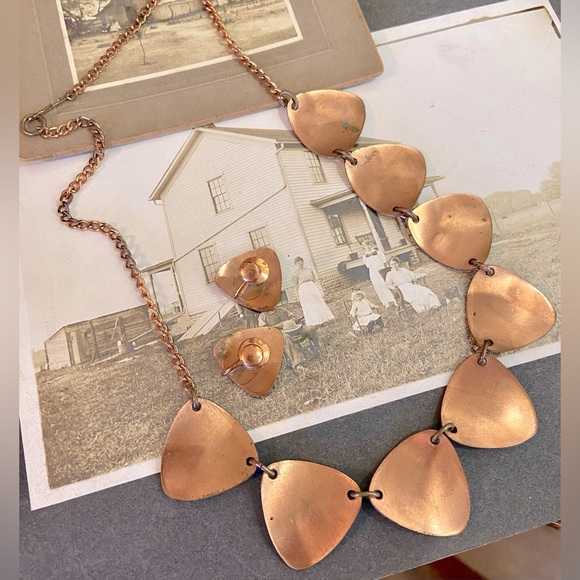 Vintage Red, Tan and Teal Enamel on Copper Necklace and Screw Back Earring Set - Picture 8 of 9